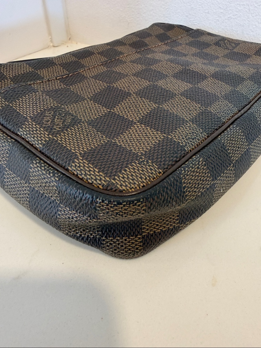 Louis Vuitton Damier Ebene Clutch - Picture 9 of 10
